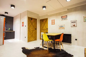 Retro Apartments