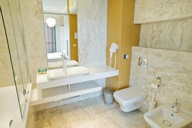 Velvet Hotel & Restaurant