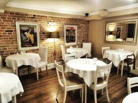 American House Willa Hennela