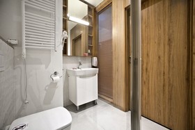 Dobrolin IV by P&O Apartments Group
