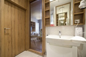 Dobrolin IV by P&O Apartments Group