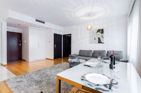 Green Wood Apartments Platinum Towers