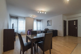 Green Wood Apartments Platinum Towers