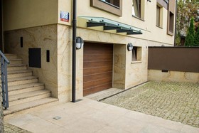 GreenWood Hostel Airport