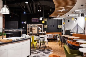 Holiday Inn Express Warsaw - The HUB