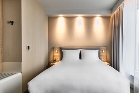 Holiday Inn Express Warsaw - The HUB