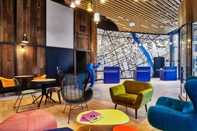 Holiday Inn Express Warsaw - The HUB