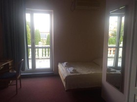 Lezzet Hotel & Turkish Restaurant