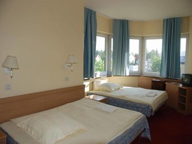 Lezzet Hotel & Turkish Restaurant