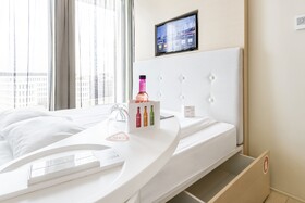 Sound Garden Hotel Warsaw Airport