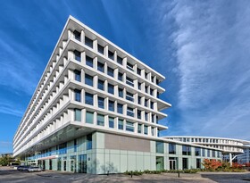 Sound Garden Hotel Warsaw Airport
