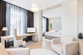 Sound Garden Hotel Warsaw Airport