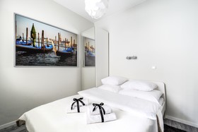 Warsaw Night Apartments