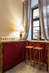 LeoApart