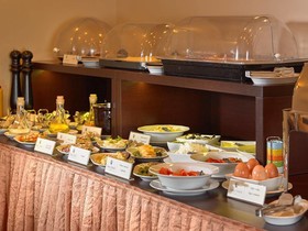 Aura Hotel