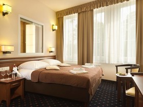 Aura Hotel