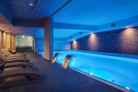 Hotel Almond Business & SPA