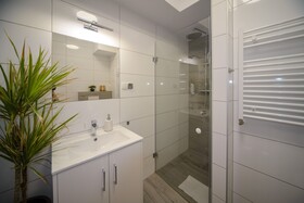 Maya's Apartments