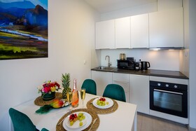 Maya's Apartments