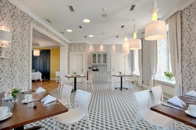 Quadrille Hotel & Spa