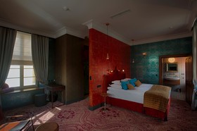 Quadrille Hotel & Spa