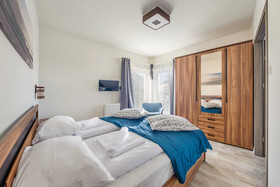 Piec Mórz by Sun & Snow