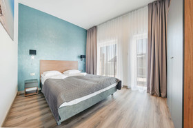 Piec Mórz by Sun & Snow