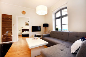 Golden Sun Apartments-Port