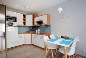 Golden Sun Apartments-Port