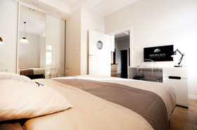 Golden Sun Apartments-Port