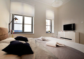 Golden Sun Apartments-Port