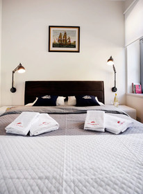 Golden Sun Apartments-Port