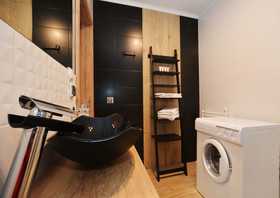Golden Sun Apartments-Port