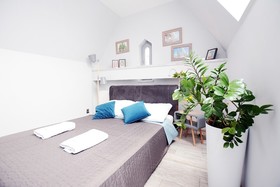 Golden Sun Apartments-Port