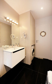 Golden Sun Apartments-Port