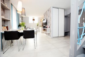Golden Sun Apartments-Port