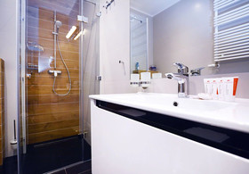 Golden Sun Apartments-Port