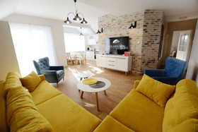 Golden Sun Apartments-Port