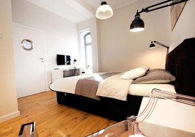 Golden Sun Apartments-Port
