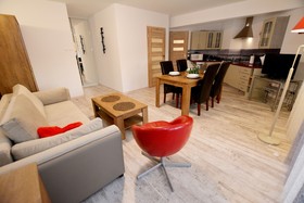 Golden Sun Apartments-Port