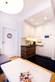 Golden Sun Apartments-Port