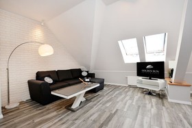 Golden Sun Apartments-Port