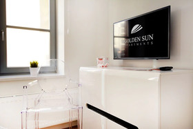 Golden Sun Apartments-Port