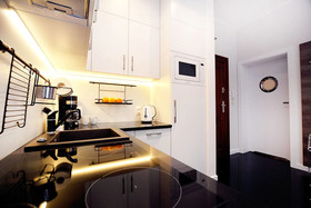 Golden Sun Apartments-Port