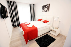 Golden Sun Apartments-Solny