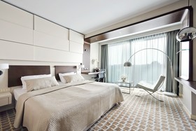 Marine Hotel