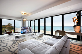 Marine Hotel