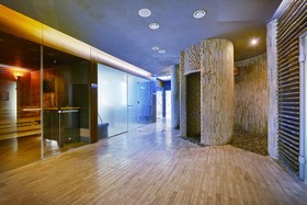 Marine Hotel