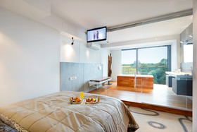 Marine Hotel