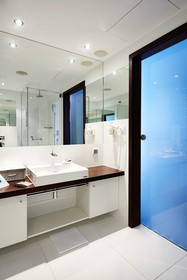 Marine Hotel